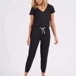 Vuori All Day Jumpsuit - Black in Size XS